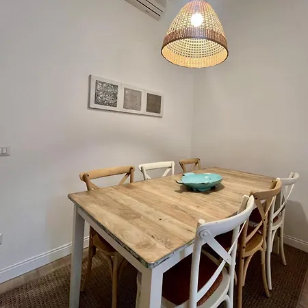 Apartment Charming Just Two Steps From The Sea