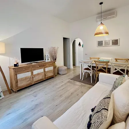 Charming Just Two Steps From The Sea Apartment
