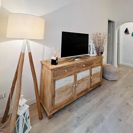 Apartment Charming Just Two Steps From The Sea