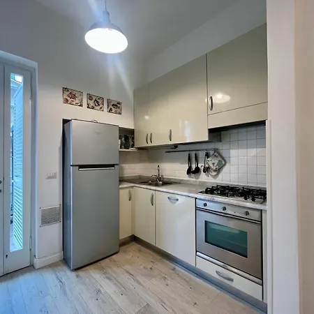 Charming Just Two Steps From The Sea Apartment *