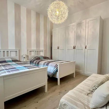 Charming Just Two Steps From The Sea Apartment Lido di Camaiore